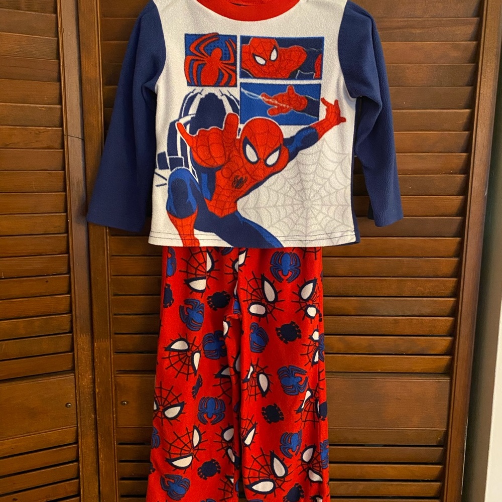 Boy’s Spider-Man Pajama Set Size XS(4)
